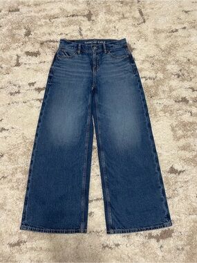 American Eagle Low Rise  Ultra Baggy Wide Leg Jeans, Size 000 , Short. NWOT!